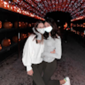 Meet your Posher, Mia